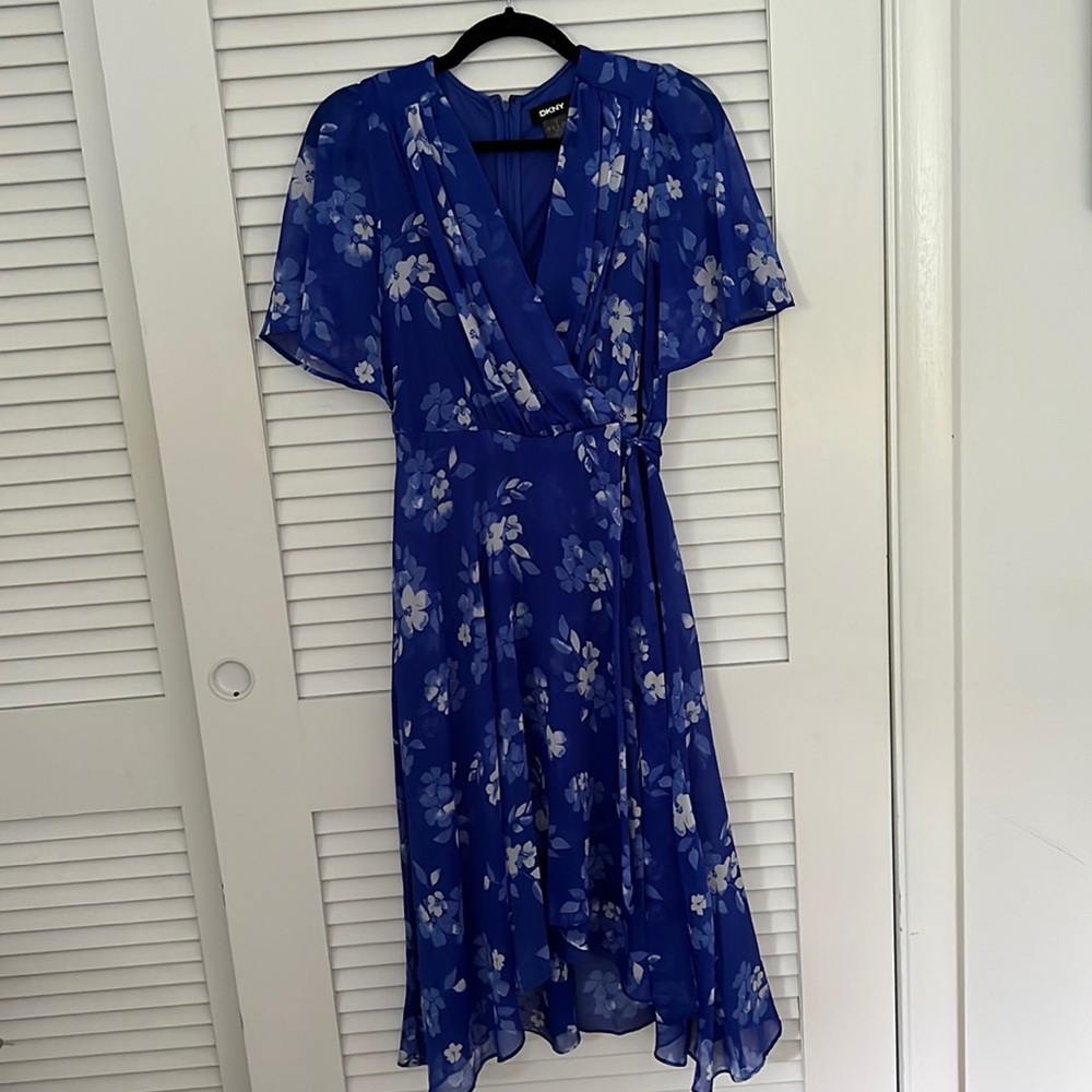 DNKY Blue Short Sleeve Dress with White and Blue Flowers